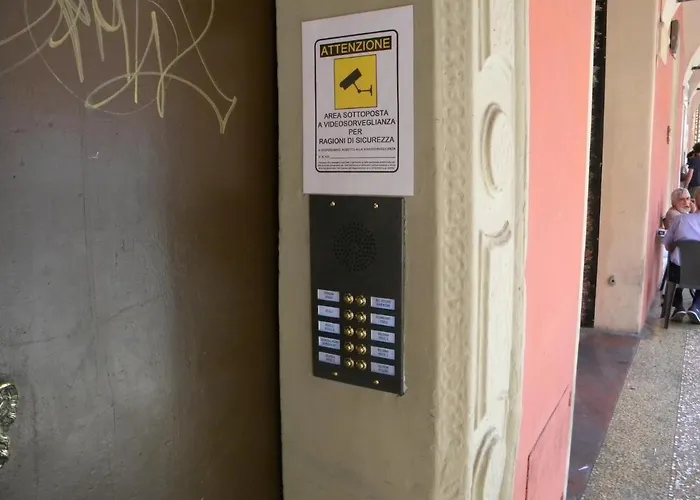 Апартаменты House Pratello 3 Болонья